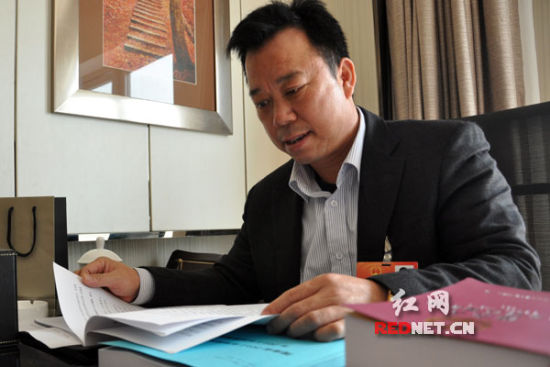 谭聪圣代表建议:改变物流小散局面提高准入门槛