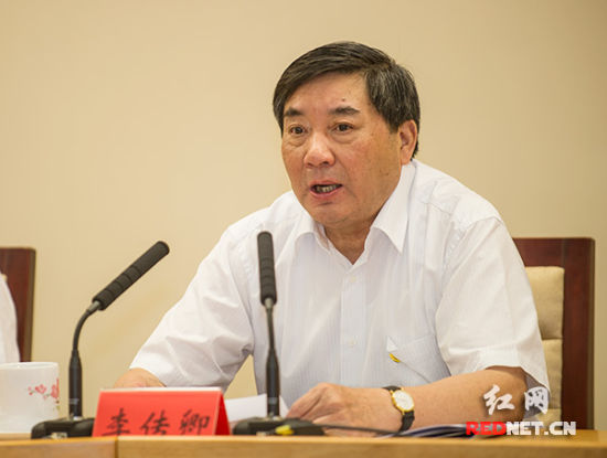 湖南深入开展党的群众路线教育实践活动“照镜子、正衣冠”